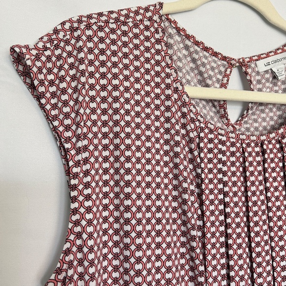 Liz Claiborne Whie Top with Chain Link style Pattern - Picture 4 of 8